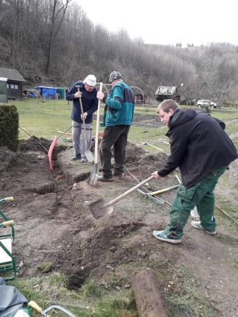 Přemístění sloupu s elektrikou
